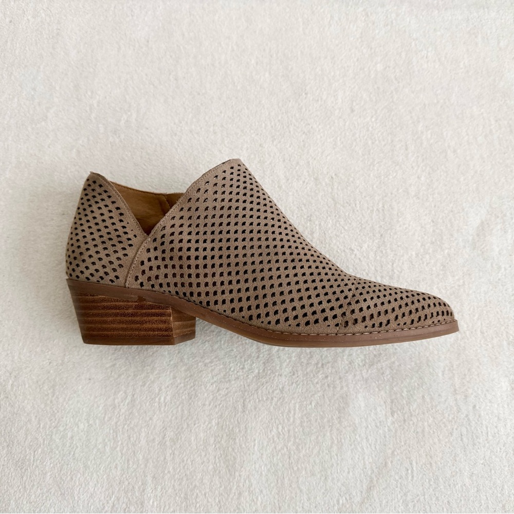 Lucky Brand Taupe Perforated Cutout Ankle Boots Women’s Size 10 Western Boho - Picture 8 of 10
